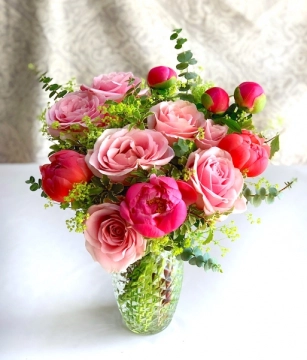 peony-rose-with-vase