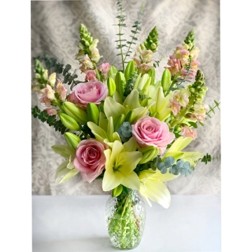 lily-rose-with-vase
