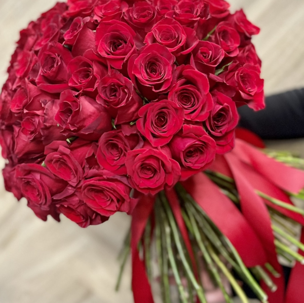 100-luxury-red-roses