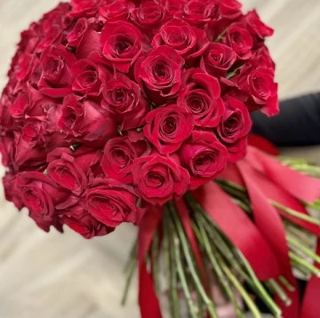 100-luxury-red-roses