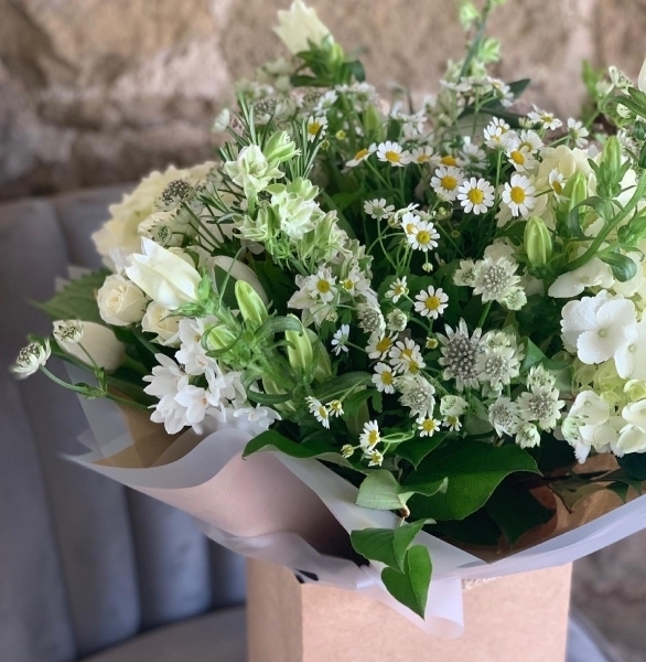 seasonal-handtied-bouquet
