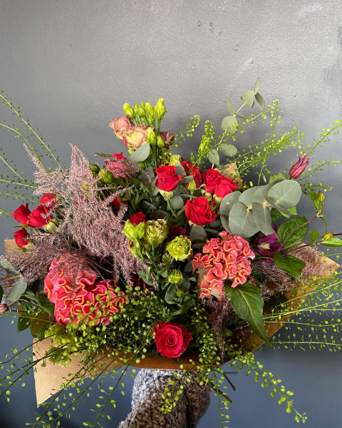 red-and-green-handtie
