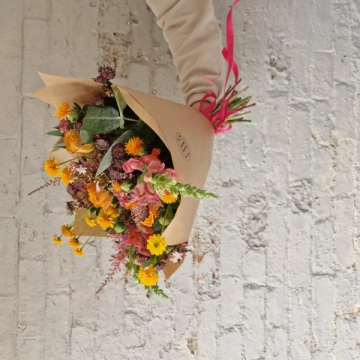 season-handtied-brights