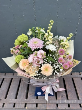 hand-tied-peach-pastel