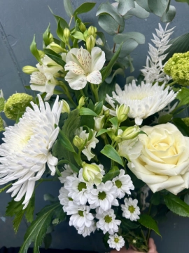 florist-choice-hand-tied