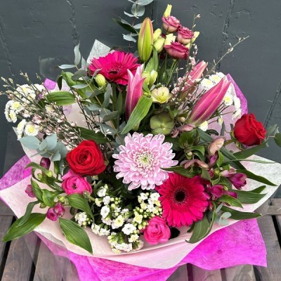 Raspberry bloom gift box