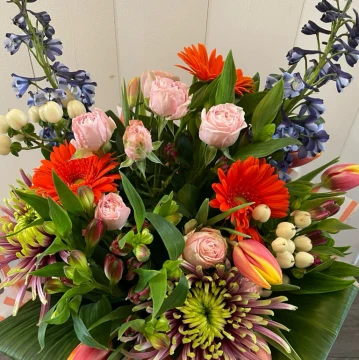 seasonal-brights-no-lilies