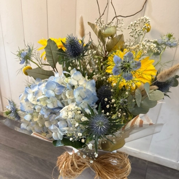 seasonal-flower-bouquet