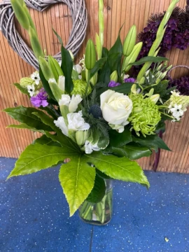 elegant-vase-arrangement