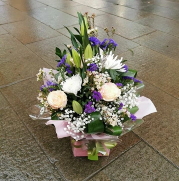 purple-and-white-handtie