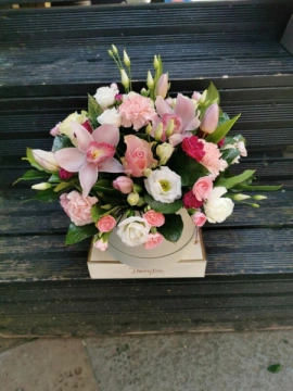 luxury-hatbox-arrangement