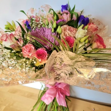 hand-tied-bouquet