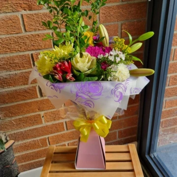 hand-tied-box