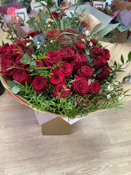 Valentines 50 red roses