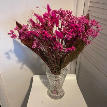 stunning-dried-flower-bouquet