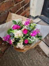 pink-and-white-handtie
