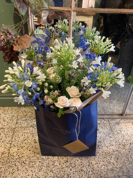 blue-and-white-bouquet