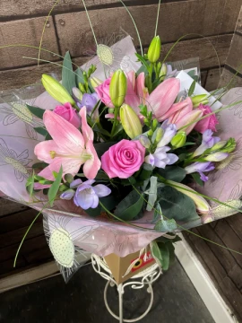 lily-rose-and-freesia