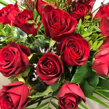 12-red-rose-hand-tied