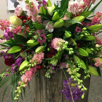 mothers-day-mixed-hand-tied