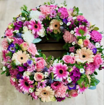peak-flowers-open-wreath