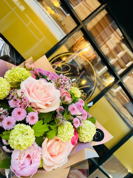 Pastel hand-tied bouquet
