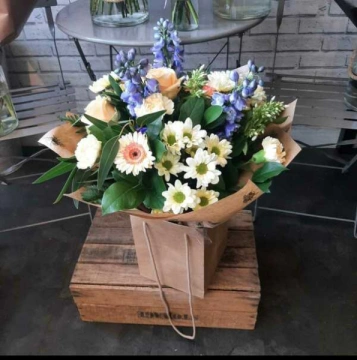 pastel-handtied