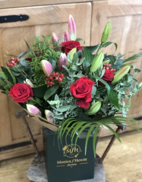 lily-and-rose-bouquet