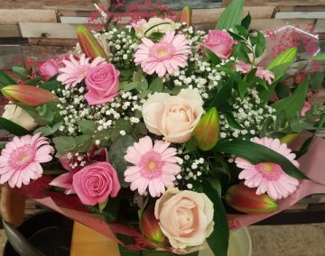 lilly-rose-handtied