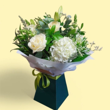 easter-white-bouquet