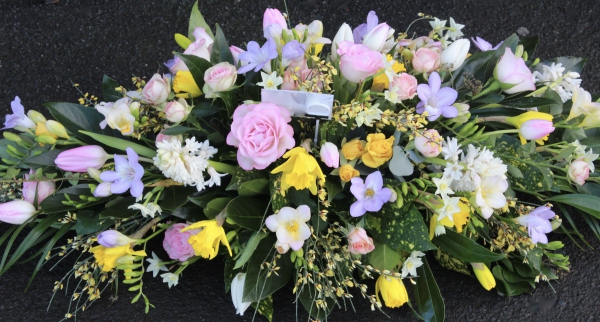 pastel-coffin-spray