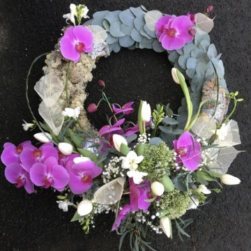 modern-orchid-wreath