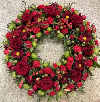 red-rose-wreath