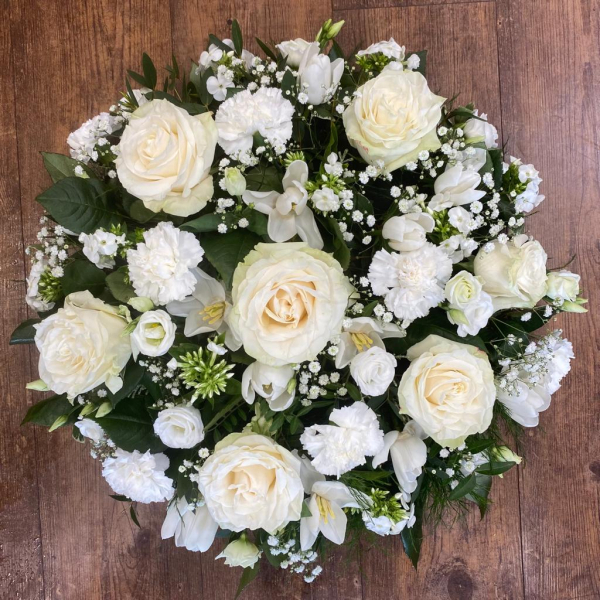 classical-white-posy