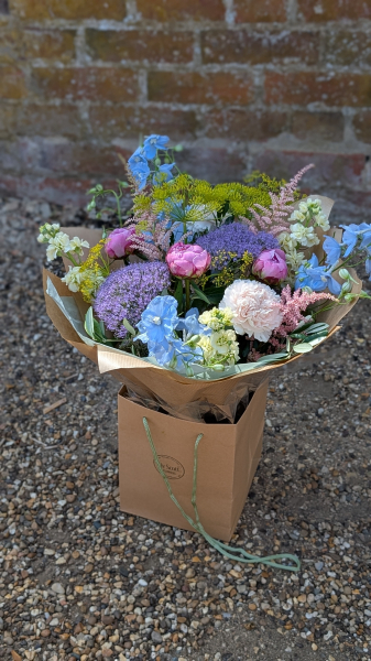 summer-pastels-handtied
