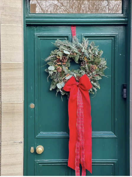 Luxury wreath red bow