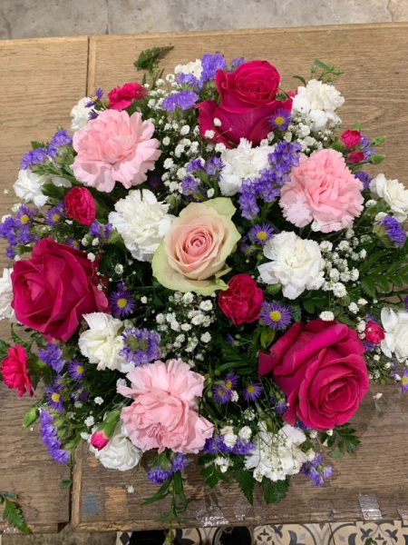 Pinks grave posie