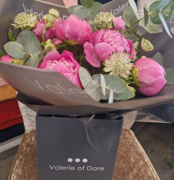 Seasonal hand tied