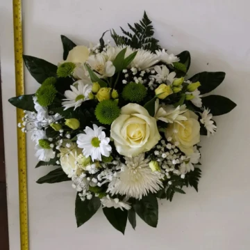 small-white-posy