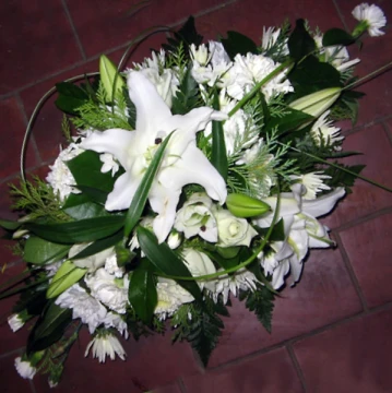18-white-lily-spray