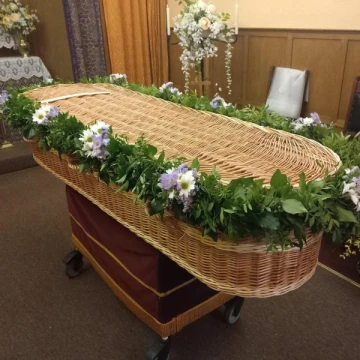 garland-for-wicker-coffin