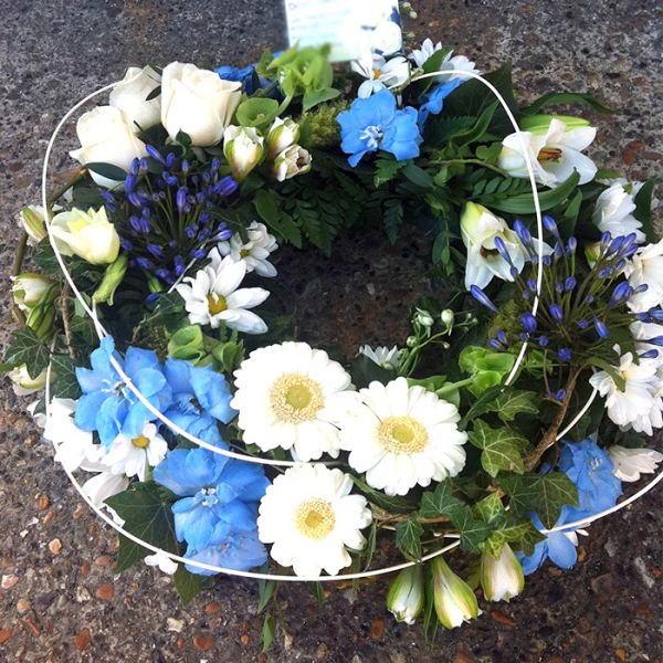 12-blue-white-wreath
