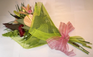 modern-mesh-gift-wrap