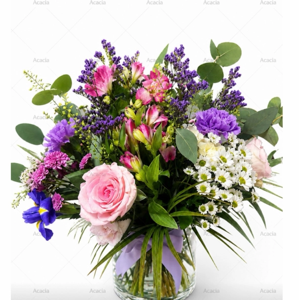 Seasonal bouquet in vase