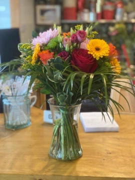 vibrant-vase-arrangement