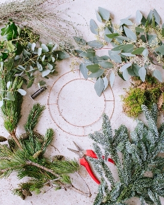 decorate-your-own-wreath