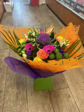 vibrant-handtied