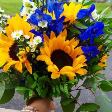 sunshine-bridal-bouquet