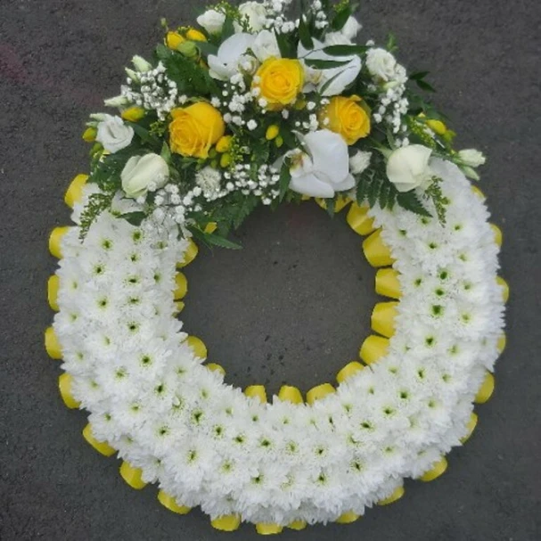 based-classic-wreath