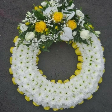 based-classic-wreath